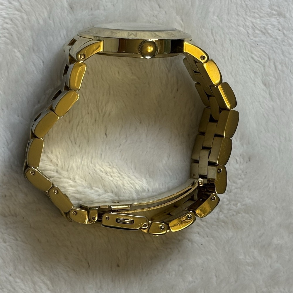Marc By Marc Jacobs Amy Gold Tone Watch Mother of Pearl Dial Women's w/ Box - Picture 4 of 5